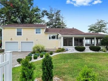 1509 Park Avenue, Sylvan Beach, NY 13157