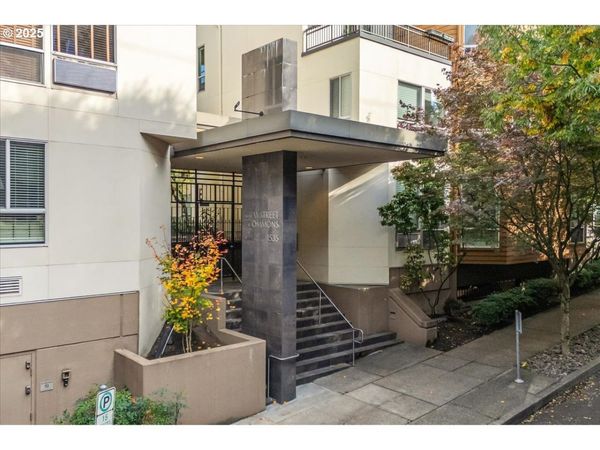 1535 SW CLAY ST, Unit 109, Portland, OR 97201