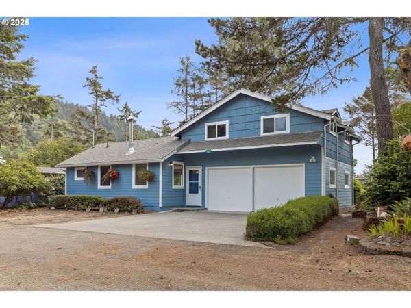 5825 ROMA AVE, Cloverdale, OR 97112