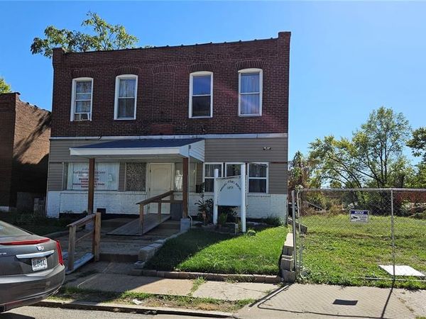 884 Canaan Avenue, St Louis, MO 63147