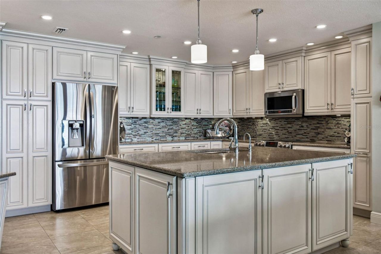 16750 Gulf Boulevard, Unit 315, North Redington Beach, FL 33708 Photo