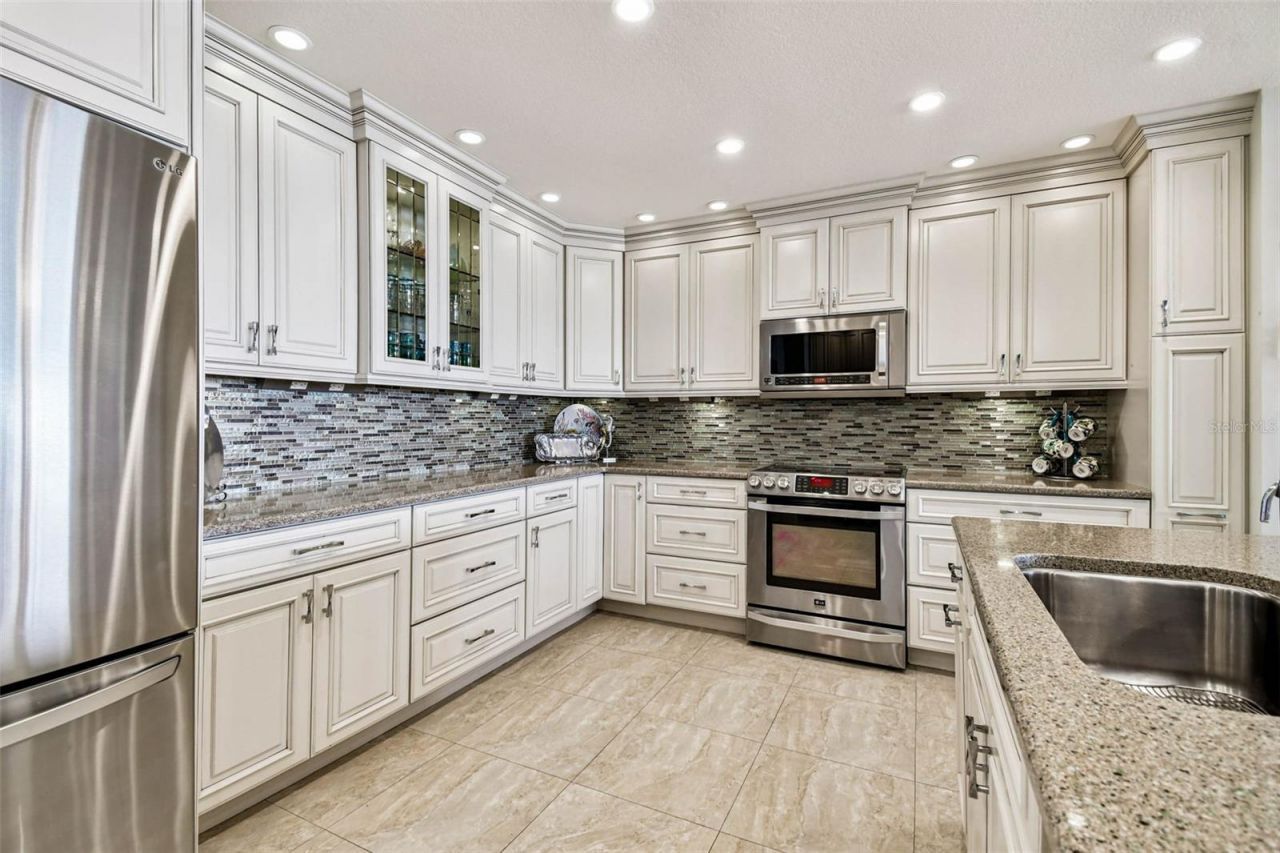 16750 Gulf Boulevard, Unit 315, North Redington Beach, FL 33708 Photo