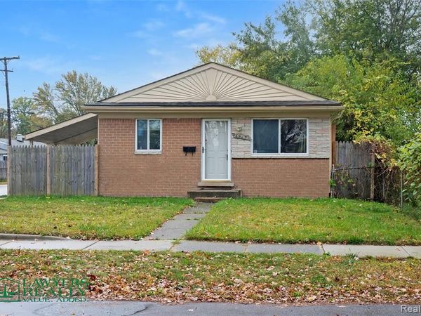 20562 VERMANDER Avenue, Clinton Twp, MI 48035