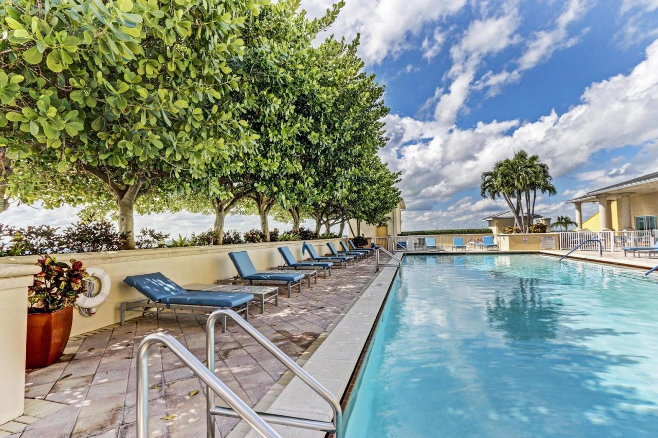 2650 Lake Shore Drive, Unit 1802, Riviera Beach, FL 33404 Photo