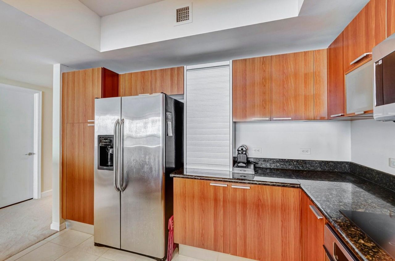 2650 Lake Shore Drive, Unit 1802, Riviera Beach, FL 33404 Photo