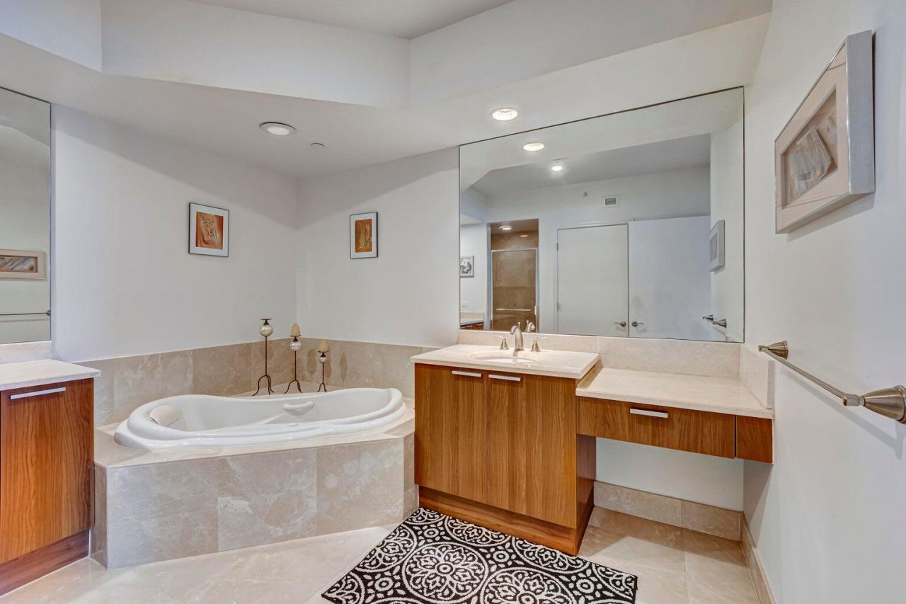 2650 Lake Shore Drive, Unit 1802, Riviera Beach, FL 33404 Photo