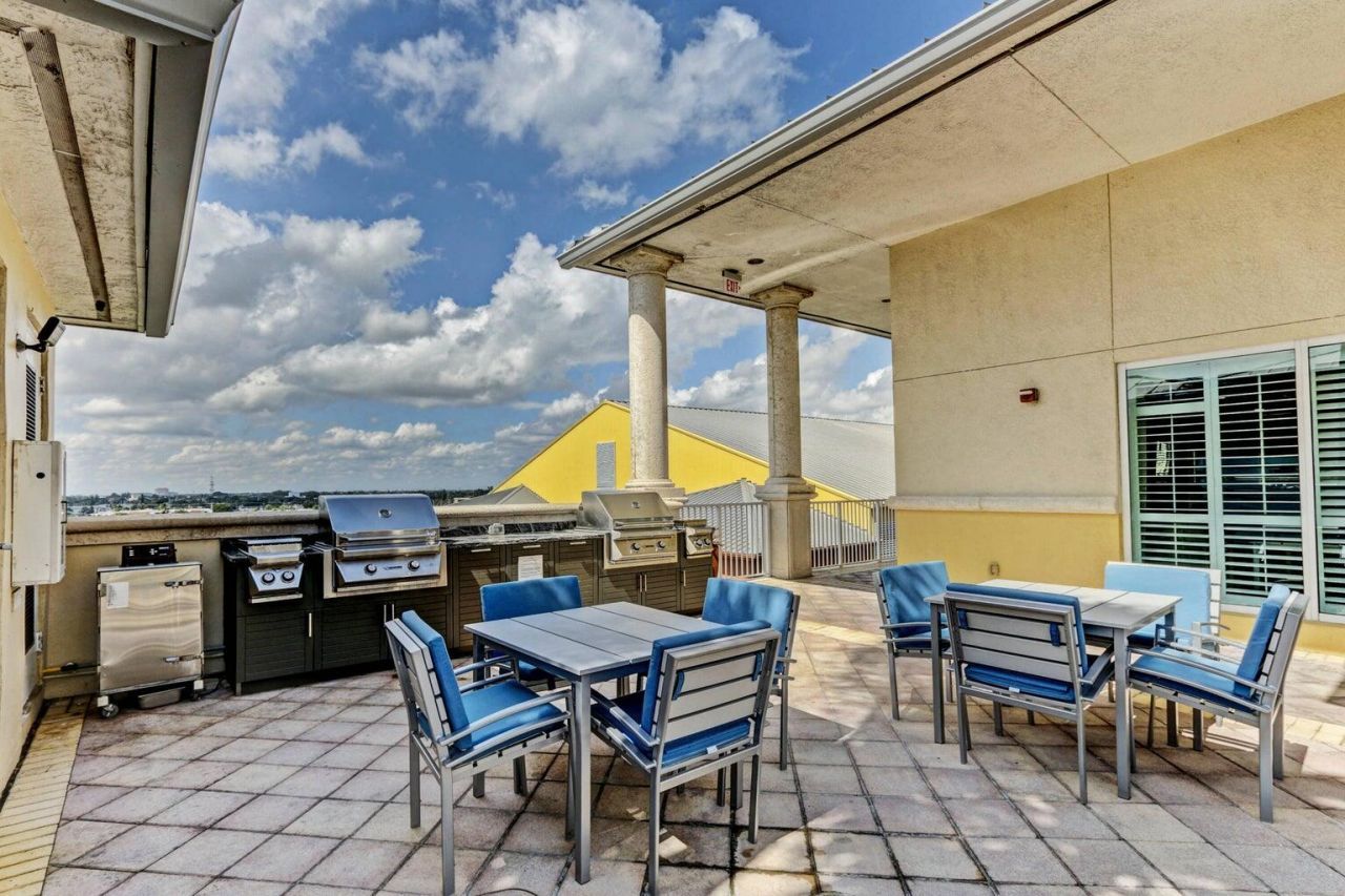 2650 Lake Shore Drive, Unit 1802, Riviera Beach, FL 33404 Photo