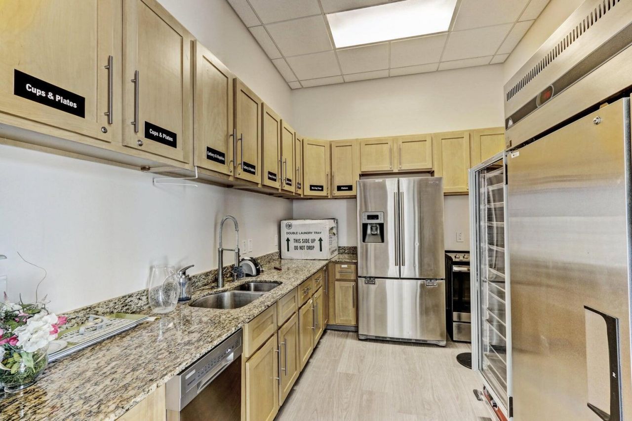 2650 Lake Shore Drive, Unit 1802, Riviera Beach, FL 33404 Photo