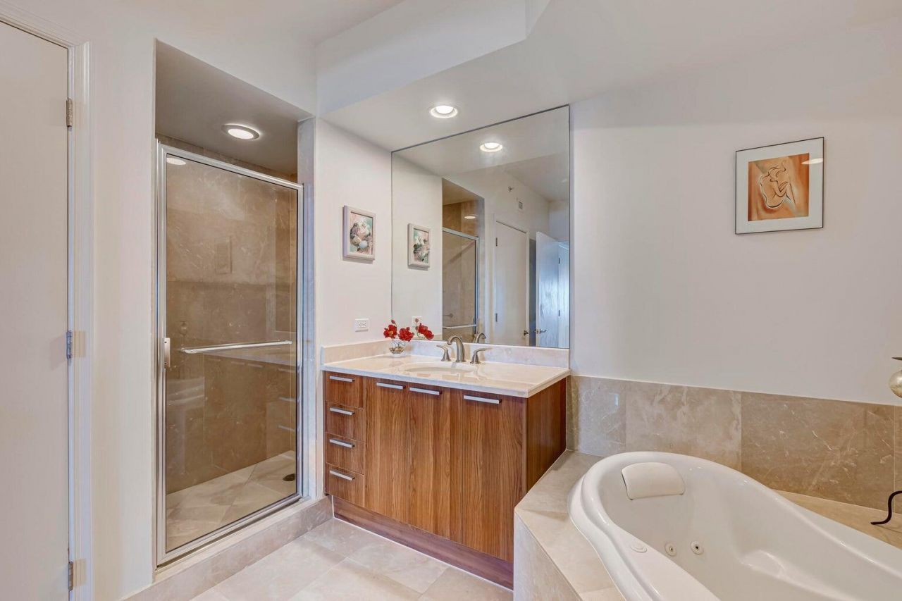 2650 Lake Shore Drive, Unit 1802, Riviera Beach, FL 33404 Photo