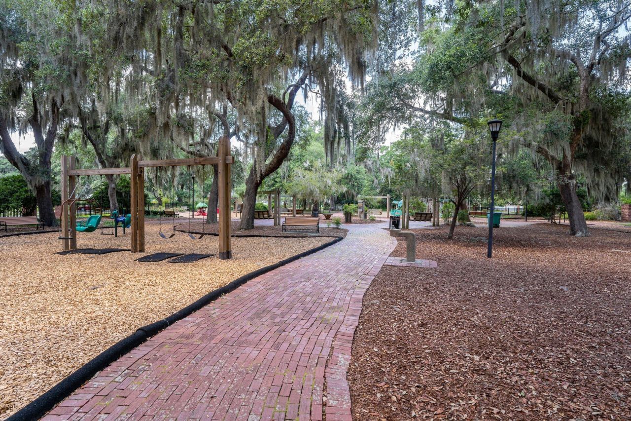 2 Albert Street Photo 12