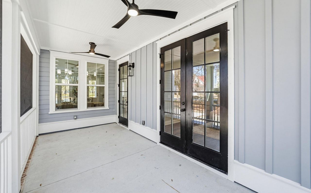 2 Albert Street Photo 32