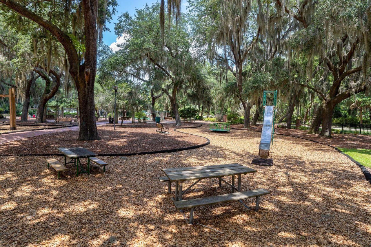 2 Albert Street Photo 57