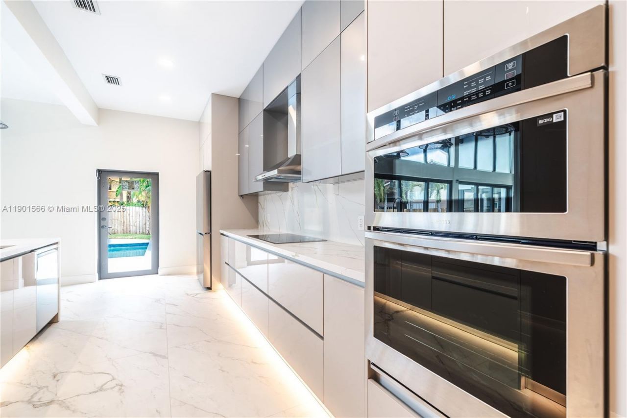 842 W Coco Plum Cir, Plantation, FL 33324 Photo