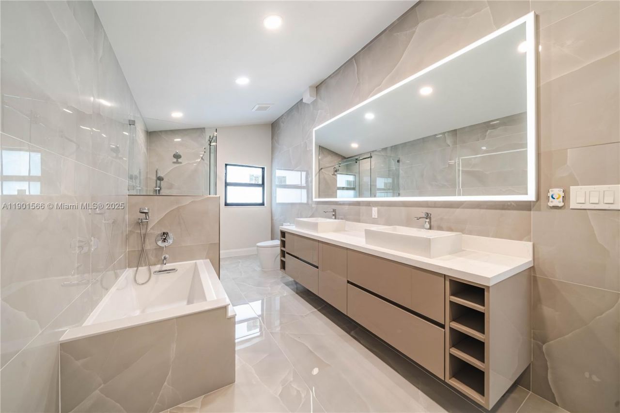 842 W Coco Plum Cir, Plantation, FL 33324 Photo