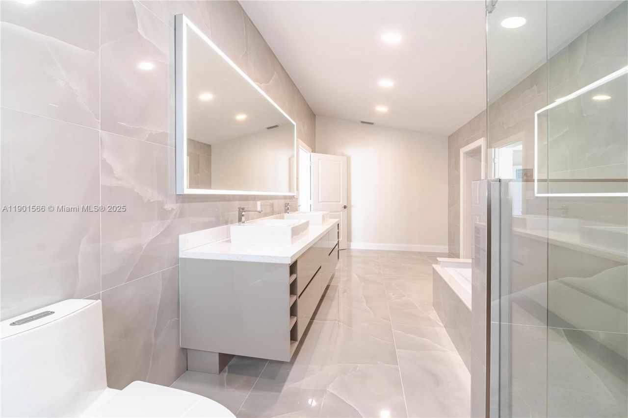 842 W Coco Plum Cir, Plantation, FL 33324 Photo