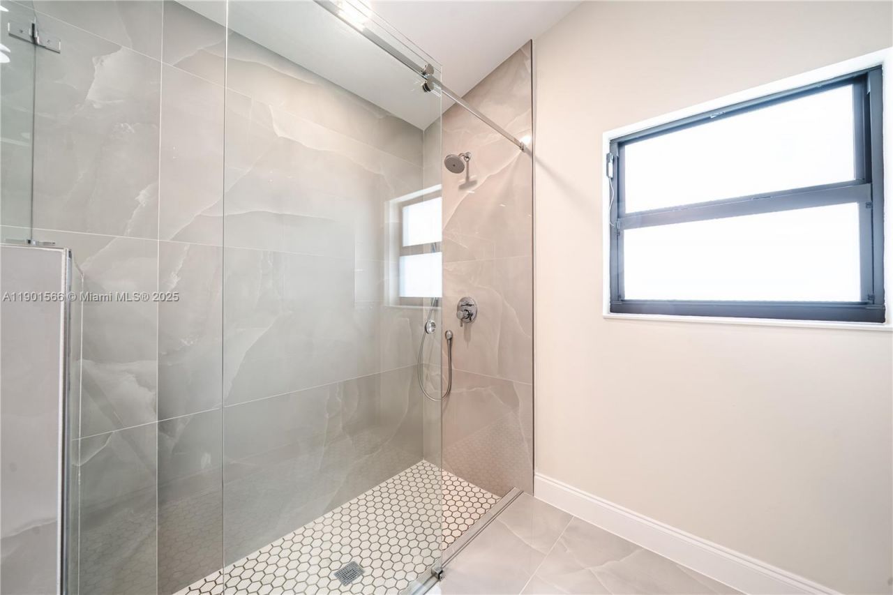 842 W Coco Plum Cir, Plantation, FL 33324 Photo