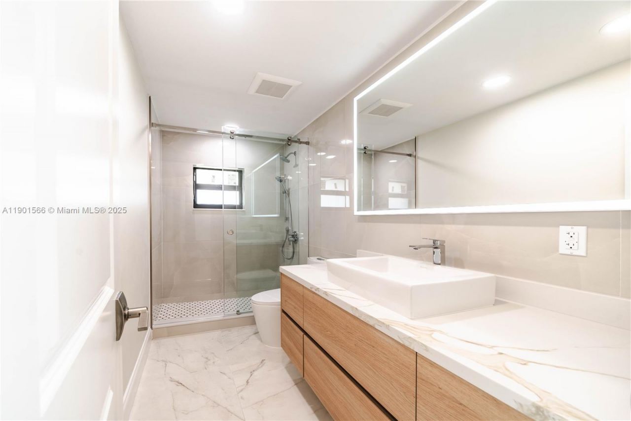 842 W Coco Plum Cir, Plantation, FL 33324 Photo