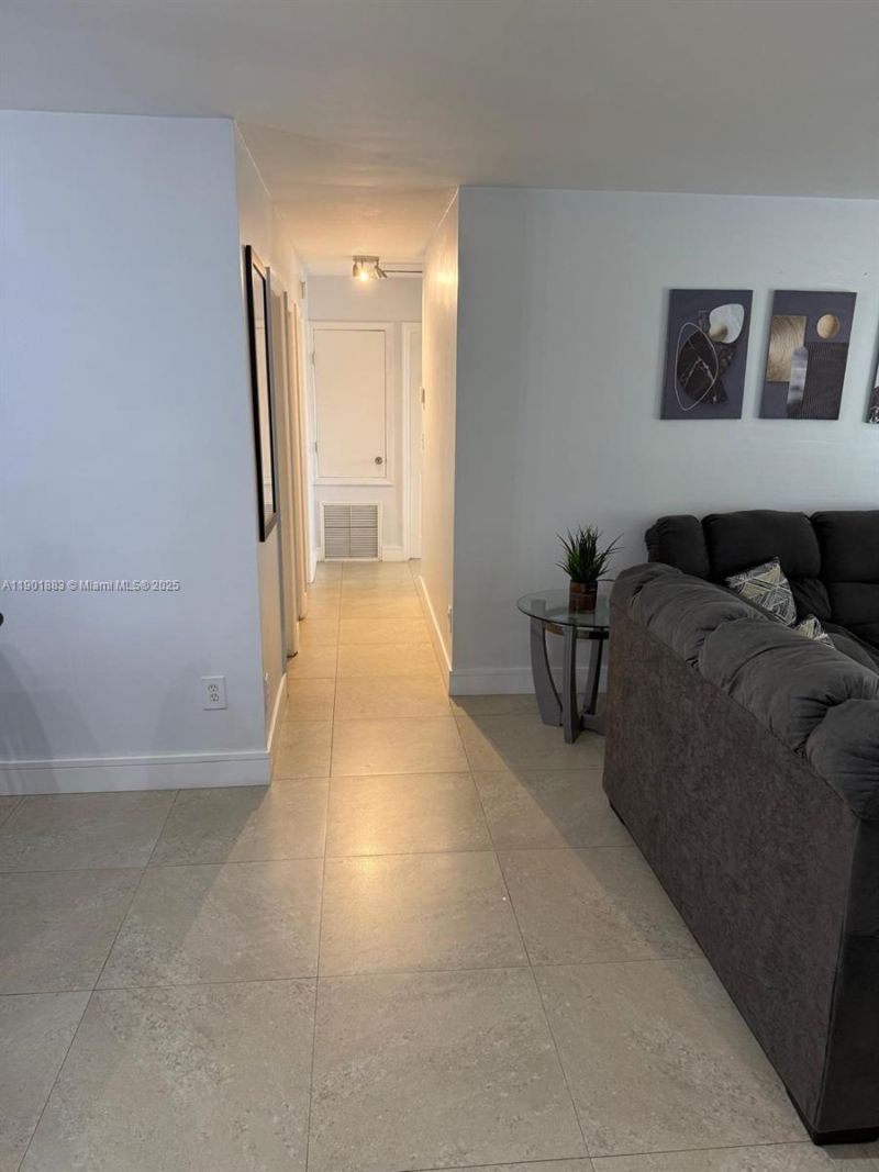 4678 NW 99th Ter, Sunrise, FL 33351 Photo