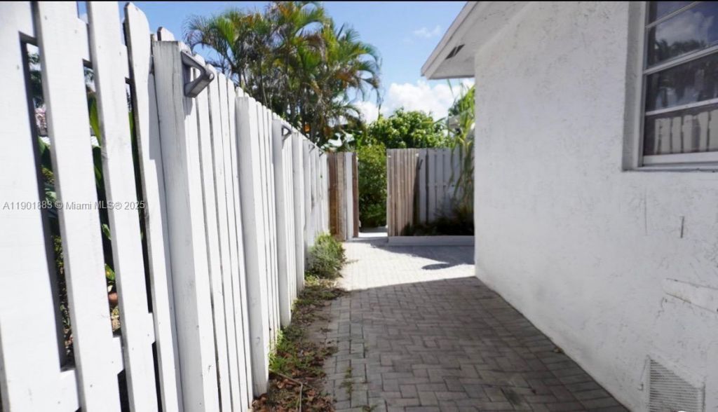 4678 NW 99th Ter, Sunrise, FL 33351 Photo