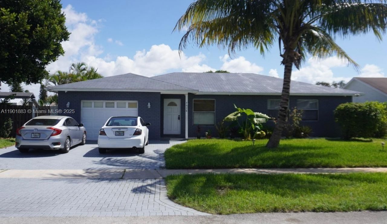 4678 NW 99th Ter, Sunrise, FL 33351 Photo