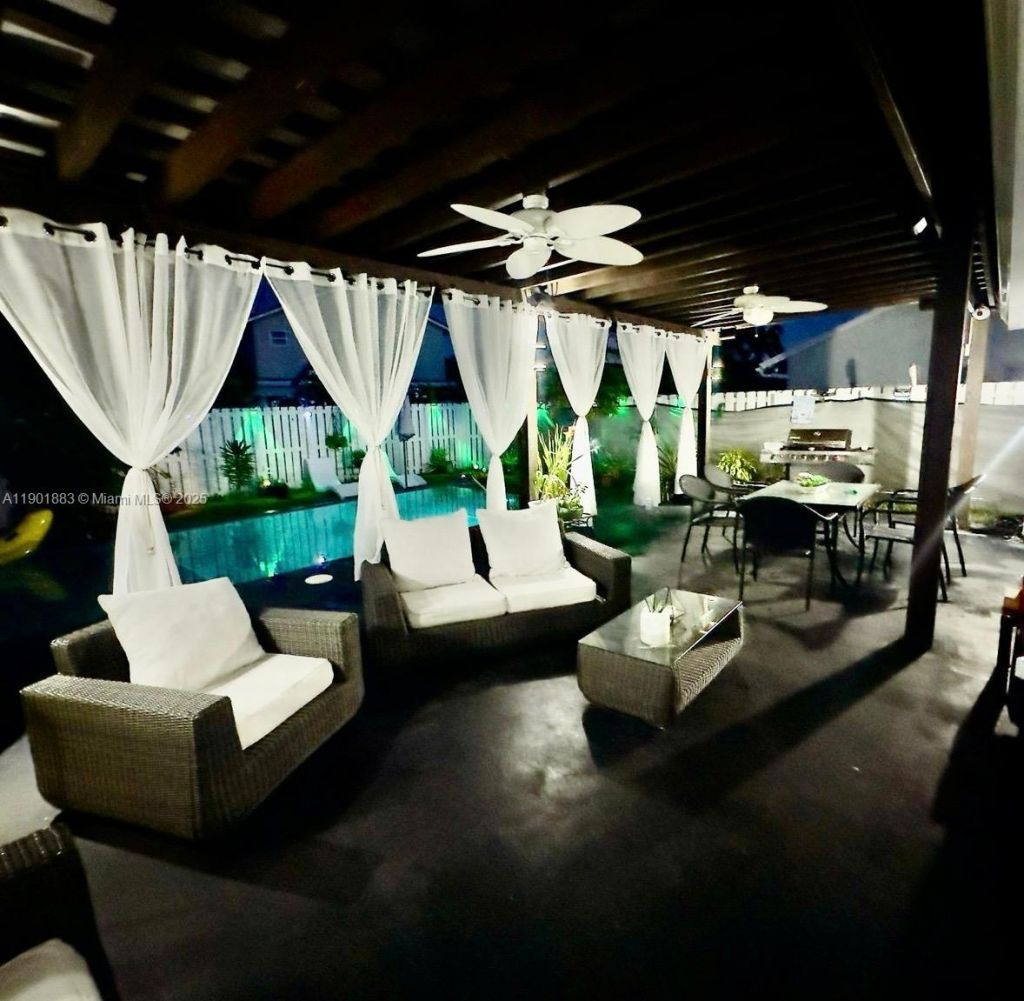 4678 NW 99th Ter, Sunrise, FL 33351 Photo