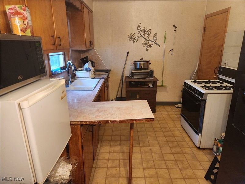 564 Miller Street, Youngstown, OH 44502 Photo 12