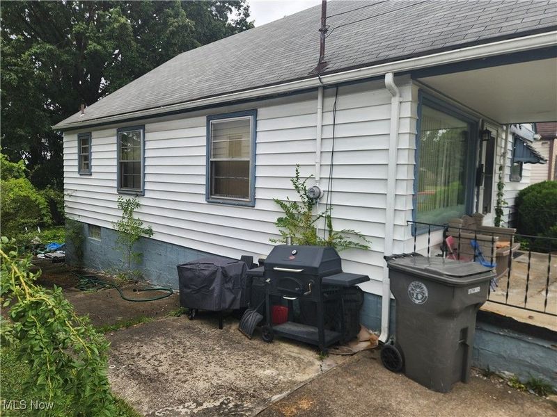 564 Miller Street, Youngstown, OH 44502 Photo 2