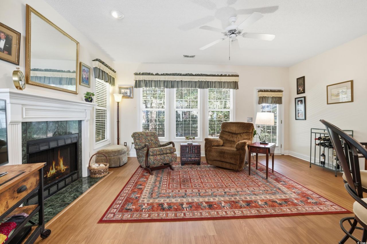 340 Fieldgate Circle Photo 4