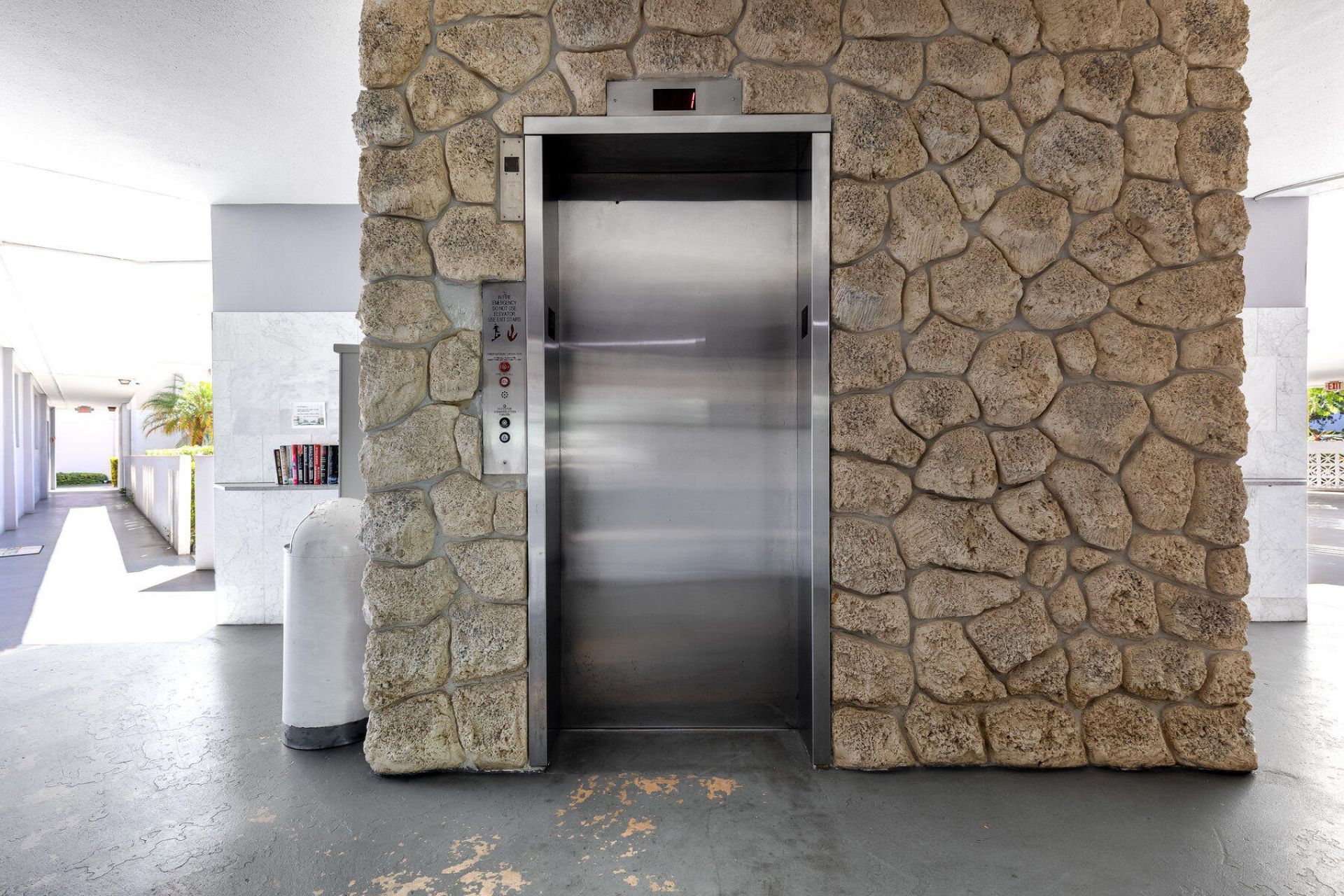 1 S Lakeside Drive, Unit C1, Lake Worth Beach, FL 33460 Photo