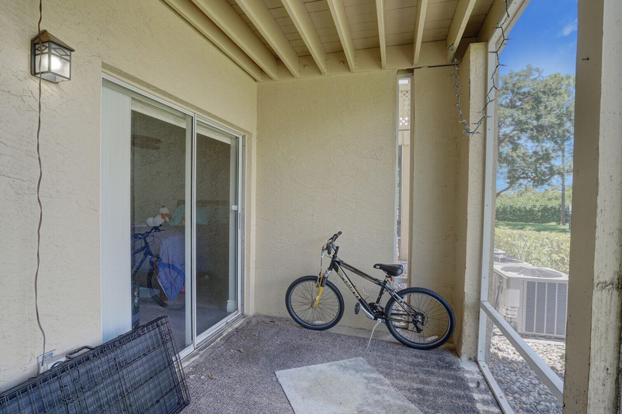 4855 Via Palm Lakes, Unit 902, West Palm Beach, FL 33417 Photo