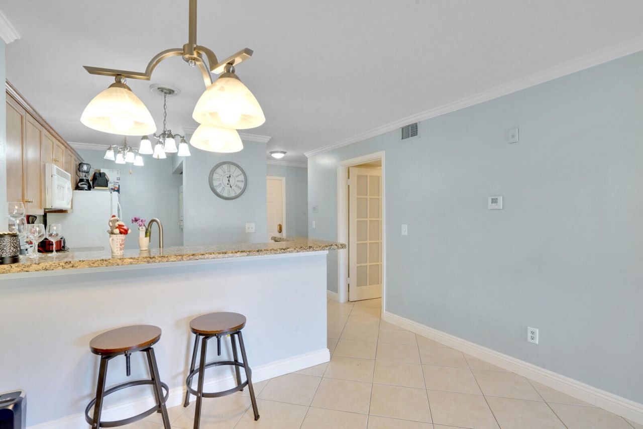 4855 Via Palm Lakes, Unit 902, West Palm Beach, FL 33417 Photo