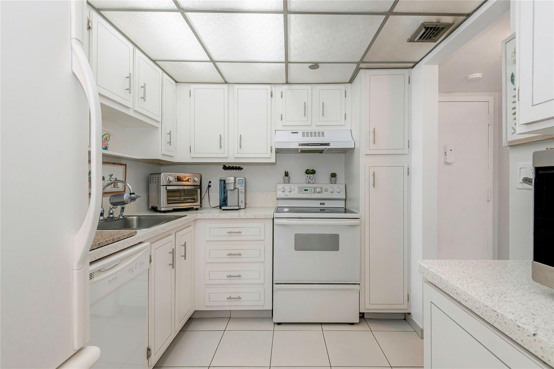 1300 Saint Charles Pl Pembroke Pines, Unit L20, Pembroke Pines, FL 33026 Photo