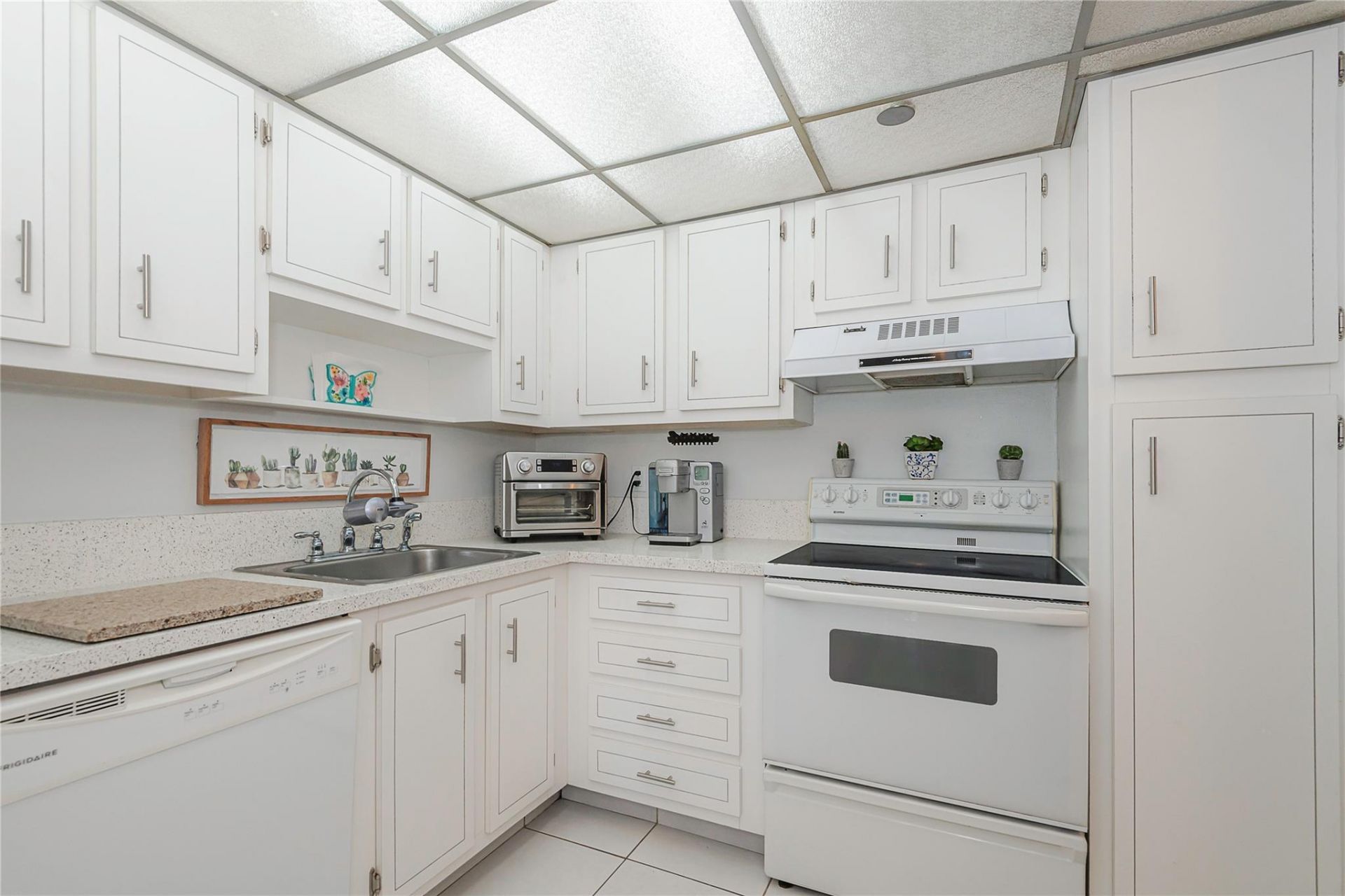 1300 Saint Charles Pl Pembroke Pines, Unit L20, Pembroke Pines, FL 33026 Photo