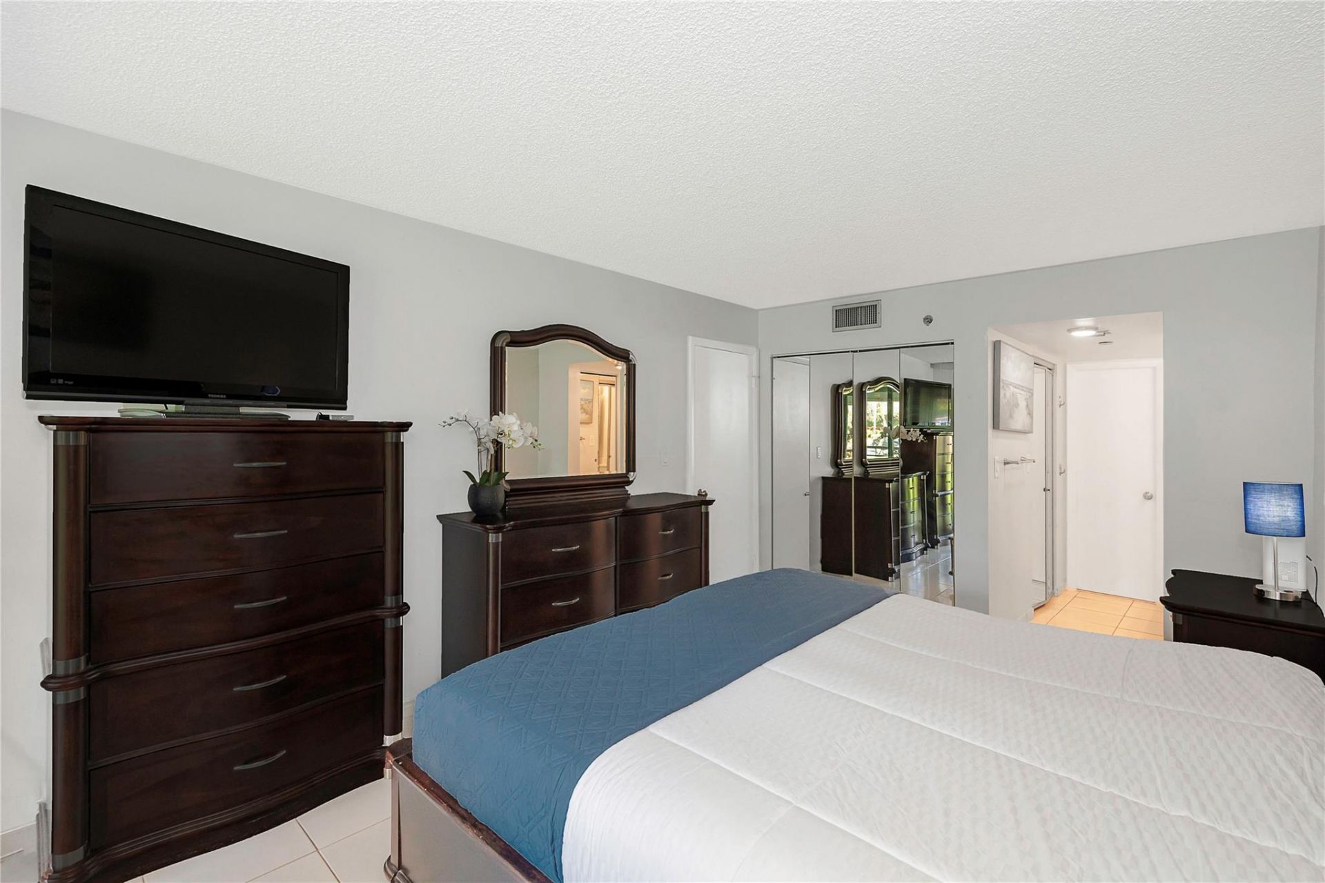 1300 Saint Charles Pl Pembroke Pines, Unit L20, Pembroke Pines, FL 33026 Photo