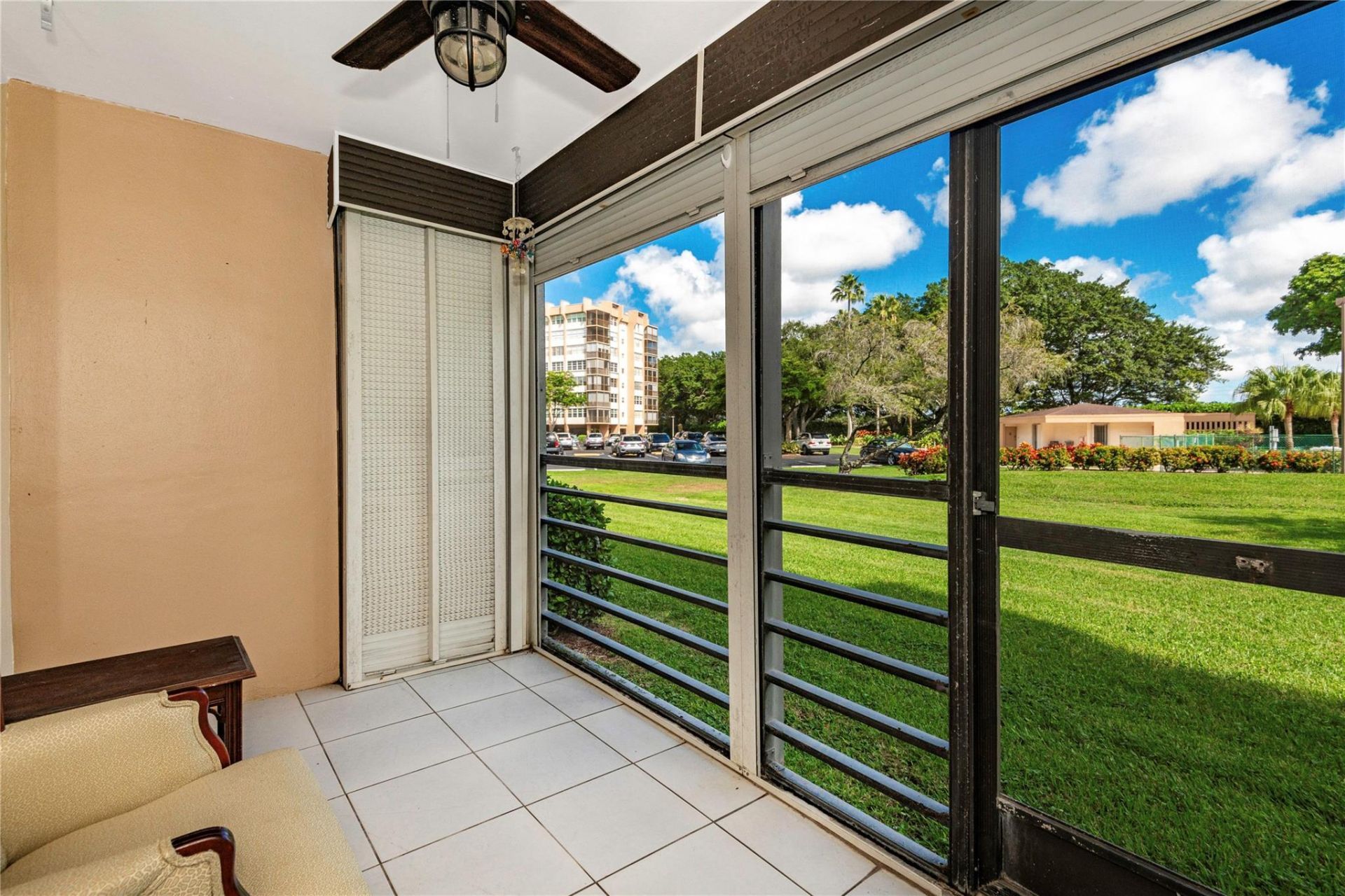 1300 Saint Charles Pl Pembroke Pines, Unit L20, Pembroke Pines, FL 33026 Photo