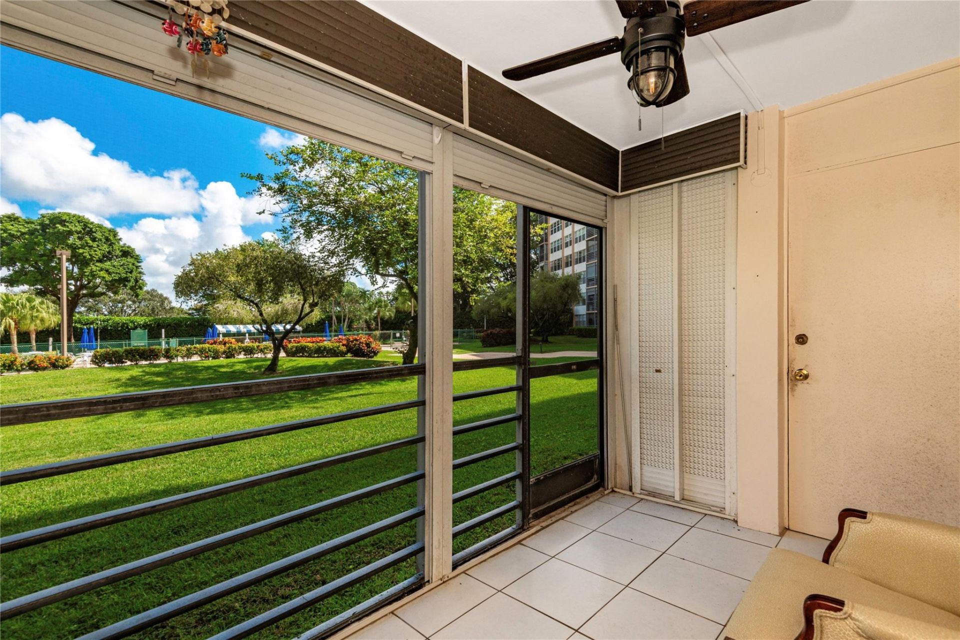 1300 Saint Charles Pl Pembroke Pines, Unit L20, Pembroke Pines, FL 33026 Photo