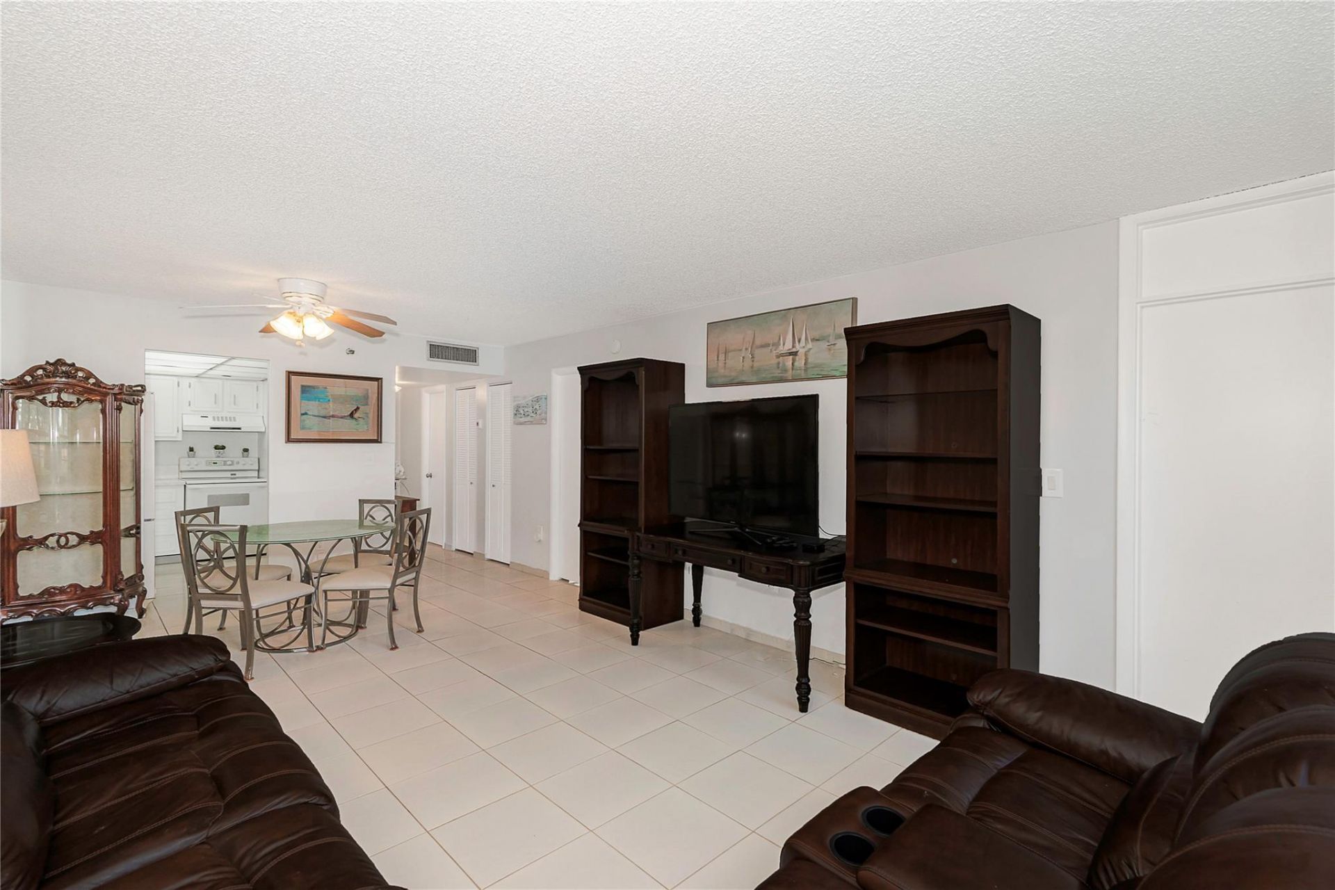 1300 Saint Charles Pl Pembroke Pines, Unit L20, Pembroke Pines, FL 33026 Photo