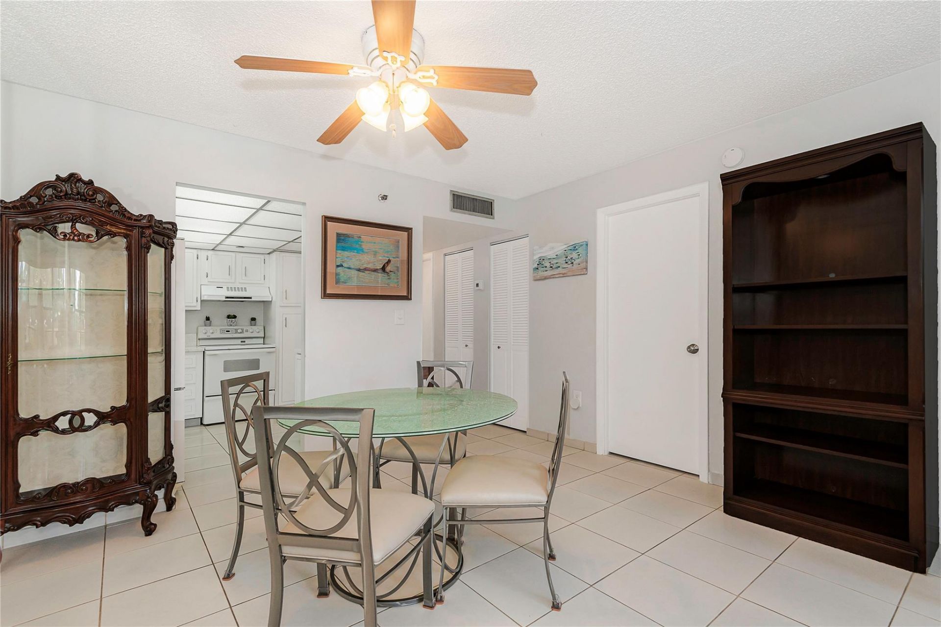 1300 Saint Charles Pl Pembroke Pines, Unit L20, Pembroke Pines, FL 33026 Photo