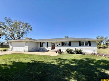 71065 571 Avenue, Fairbury, NE 68352