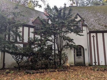 114 Park Dr, Springfield, MA 01106