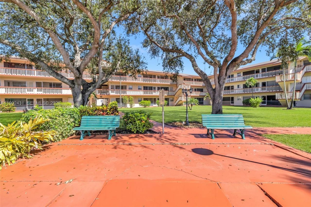 5300 Washington St, Unit H137, Hollywood, FL 33021 Photo