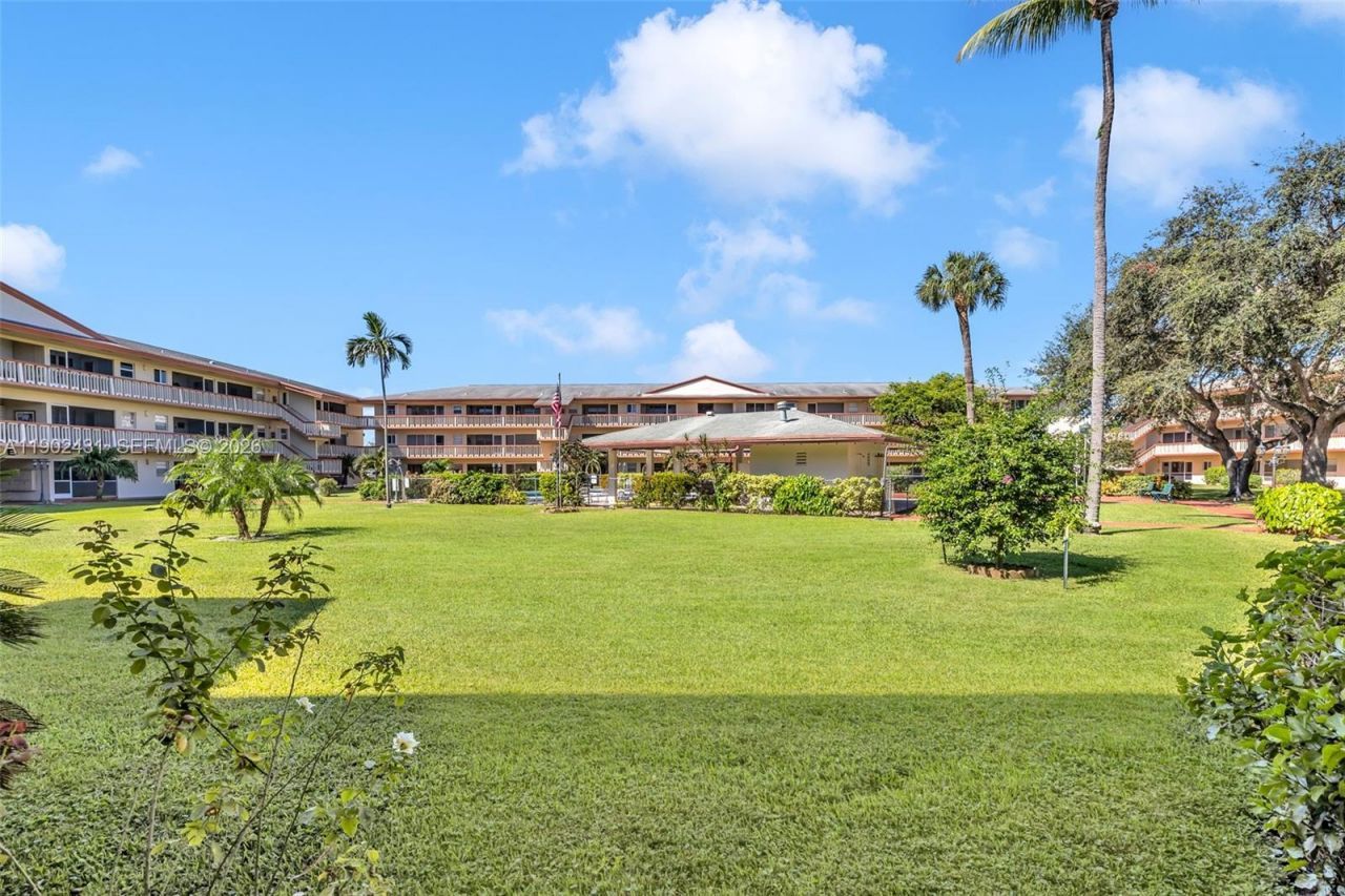 5300 Washington St, Unit H137, Hollywood, FL 33021 Photo