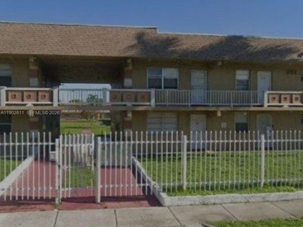 301 NW 177th St, Unit 136, Miami Gardens, FL 33169