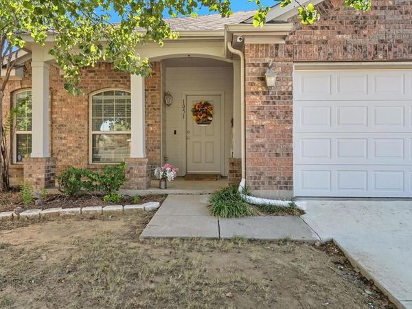 1051 Roundup Street, Cross Roads, TX 76227