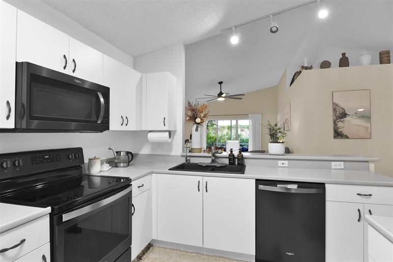 5285 NW 117th Avenue, Coral Springs, FL 33076 Photo