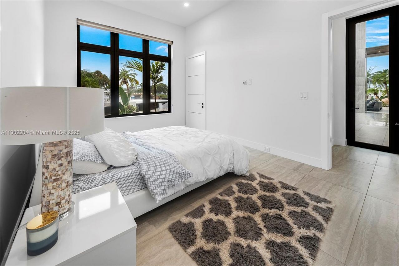 3701 NE 26th Ave, Unit 1, Lighthouse Point, FL 33064 Photo