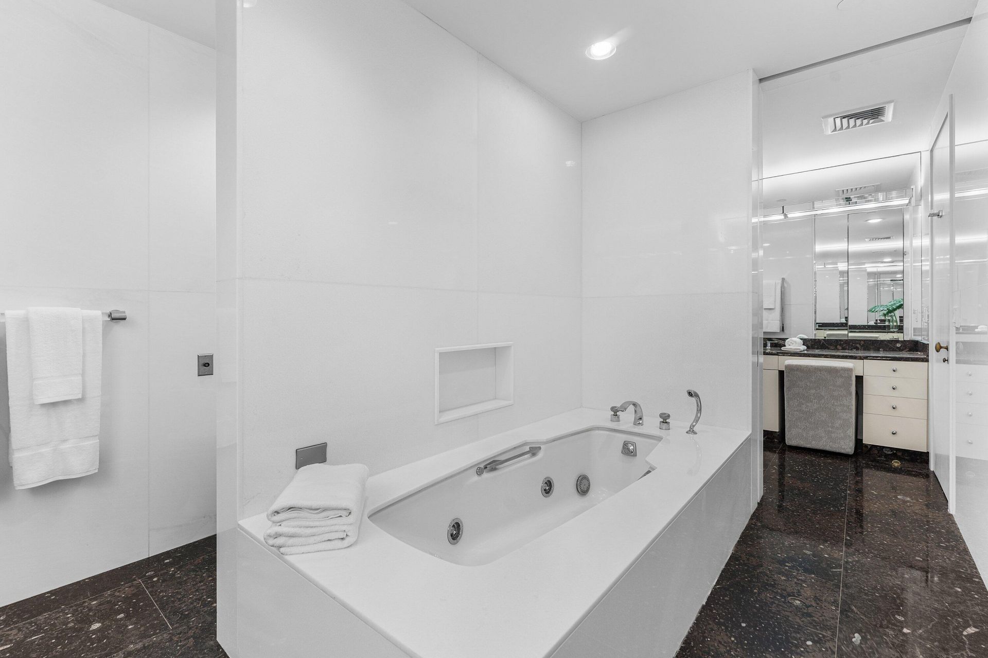 2 N Breakers Row Row, Unit Ph4, Palm Beach, FL 33480 Photo