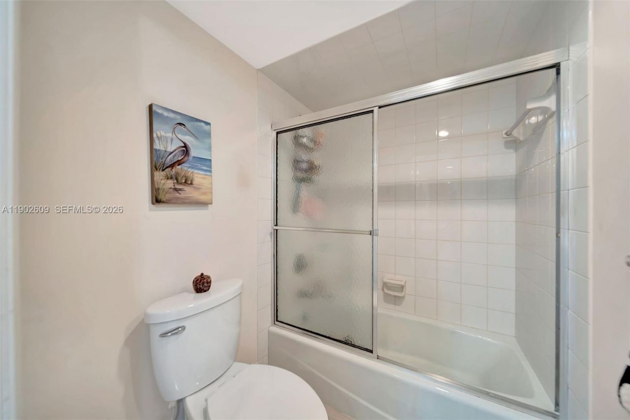 3980 Oaks Clubhouse Dr, Unit 409, Pompano Beach, FL 33069 Photo