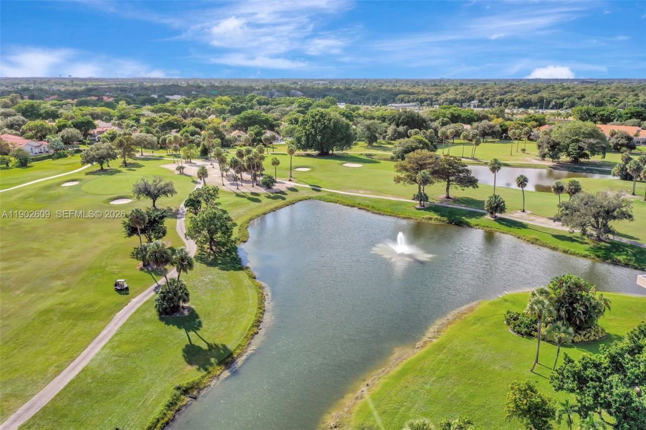 3980 Oaks Clubhouse Dr, Unit 409, Pompano Beach, FL 33069 Photo