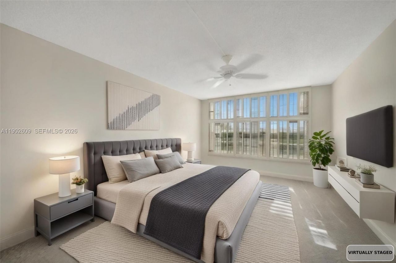 3980 Oaks Clubhouse Dr, Unit 409, Pompano Beach, FL 33069 Photo